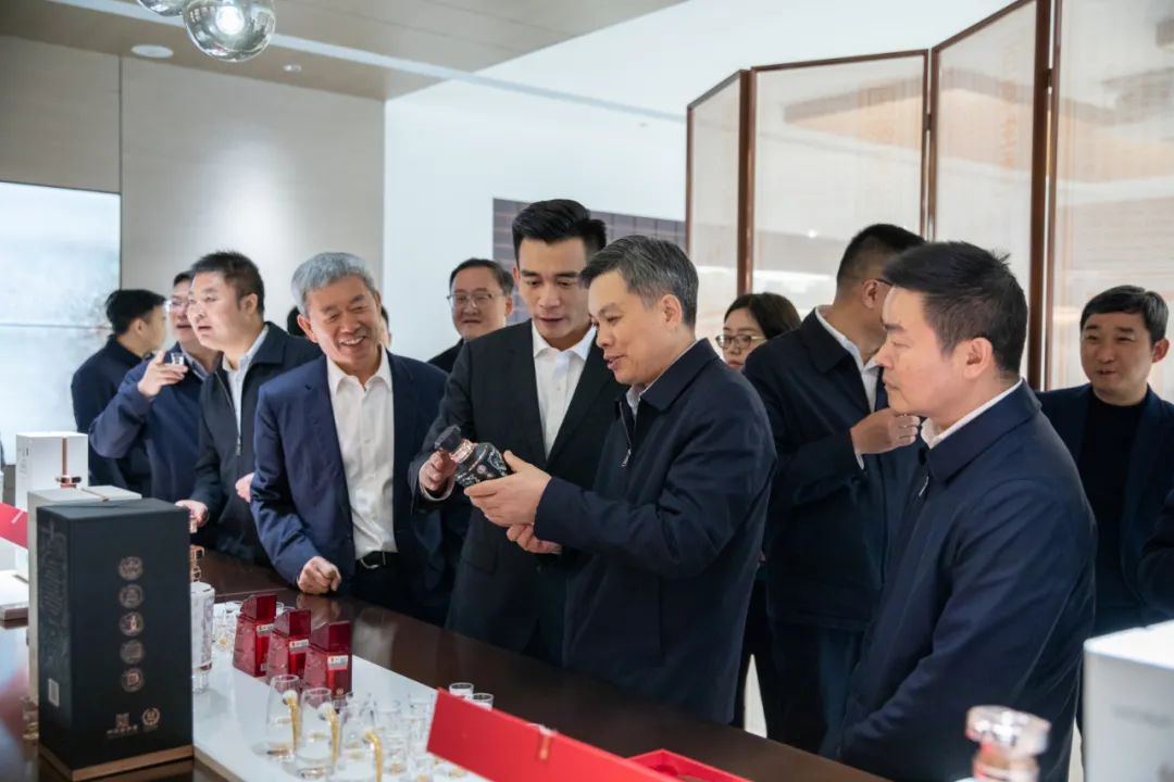 【天眼】贵州省委常委、组织部部长刘捷到董酒公司考察调研
