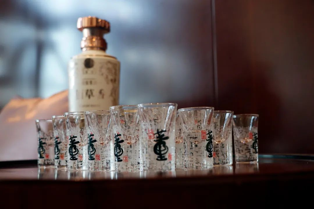 【酒食评论】贵州白酒的“酸密码”：这一美味，如何成就了贵州美酒？